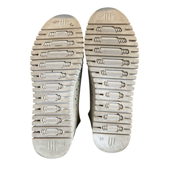 Ilse Jacobsen Hornbæk Beige Gold Perforated Slip-On Shoes Size 6 Lightweight Cas - Picture 9 of 11